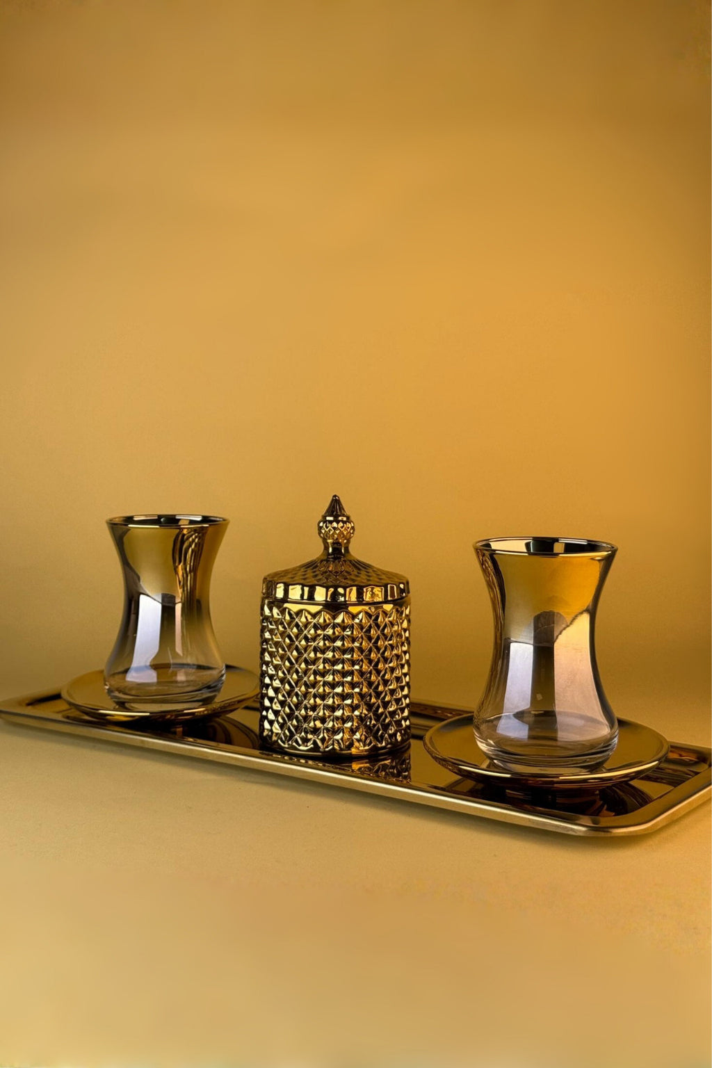 Lüks 2 Adet Çay Bardağı + 1 Adet Çok Amaçlı Şekerlik + 1 Adet Tepsi - 2 Kişilik Set-Hediyelik